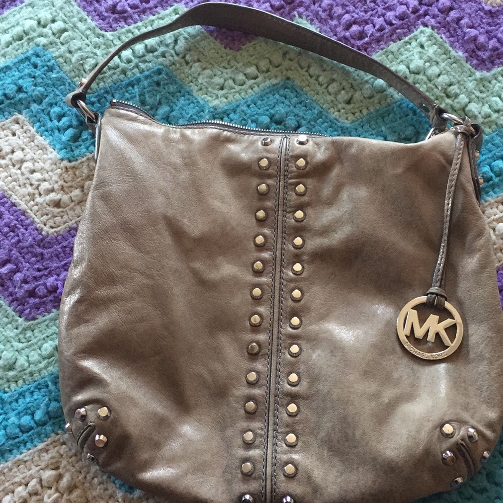 Authentic Michael Kors purse in EUC tan color